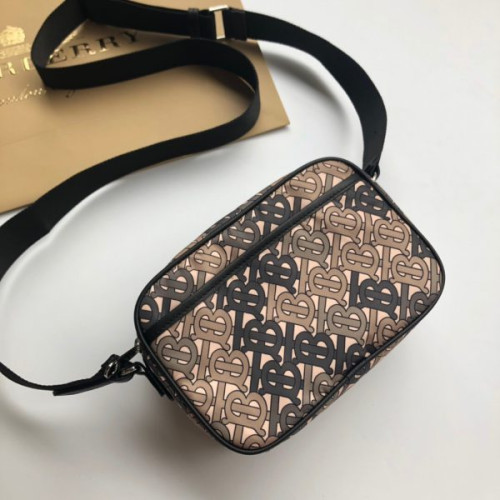 B**rry-camera-bag