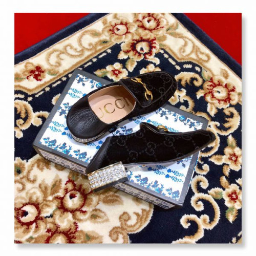 G*u*i-loafer-with-crystals