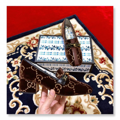 G*u*i-loafers