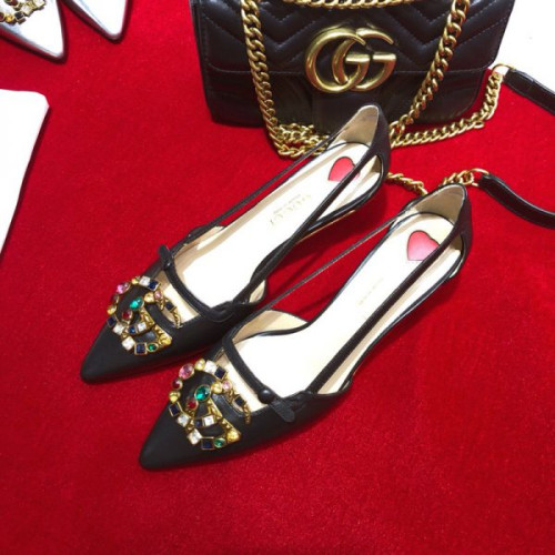 G*u*i-pump-with-crystal-6