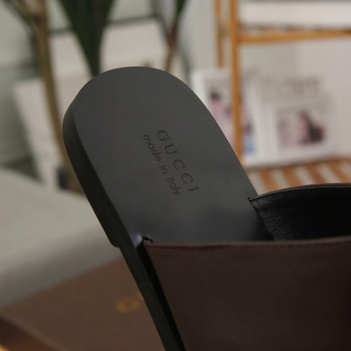 G*u*i-slipper-men-2