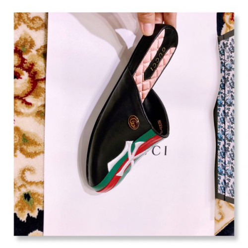 G*u*i-slippers