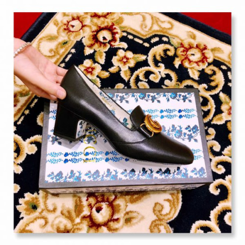 G*u*i-velvet-pump-5