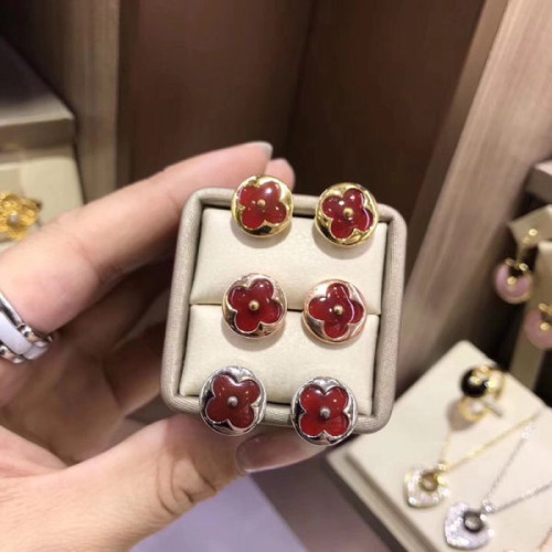 l0*is-V*t0n-earrings
