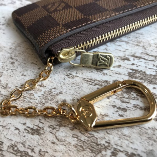 l0*is-V*t0n-key-pouch-3