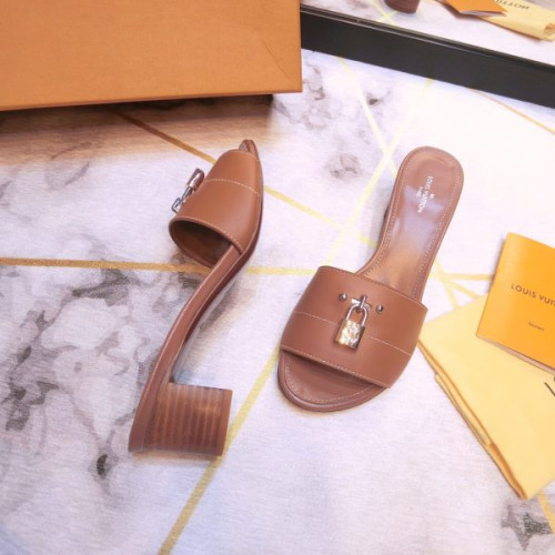 l0*is-V*t0n-lock-sandals