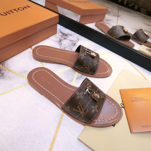 l0*is-V*t0n-lock-slippers-4