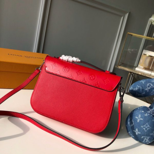l0*is-V*t0n-saddle-bag
