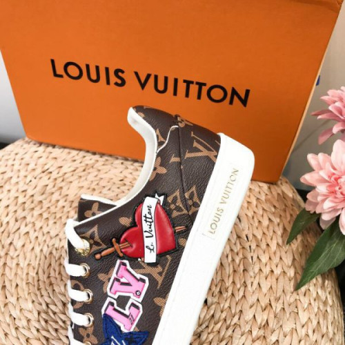 l0*is-V*t0n-shoes-154-2-5-5-8-2