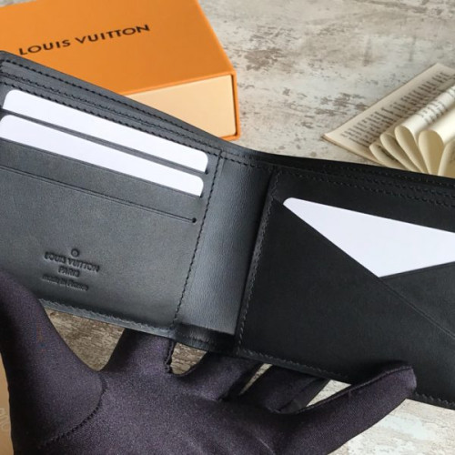 l0*is-V*t0n-wallet-30