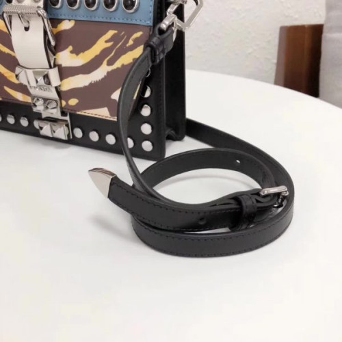 Pra*a-bag-158