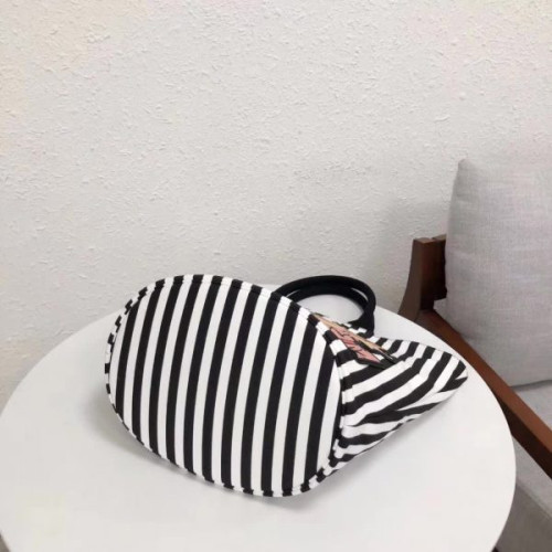 Pra*a-bag-185