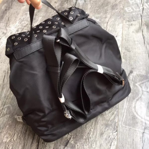Pra*a-bag-87