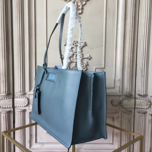 Pra*a-shoulder-bag-5